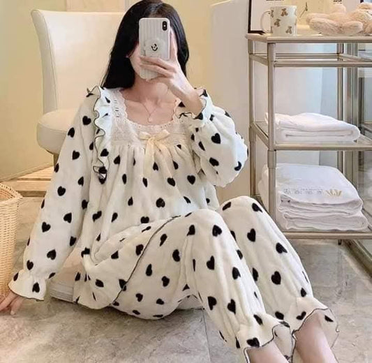 بيجامة قطيفة ناعمة