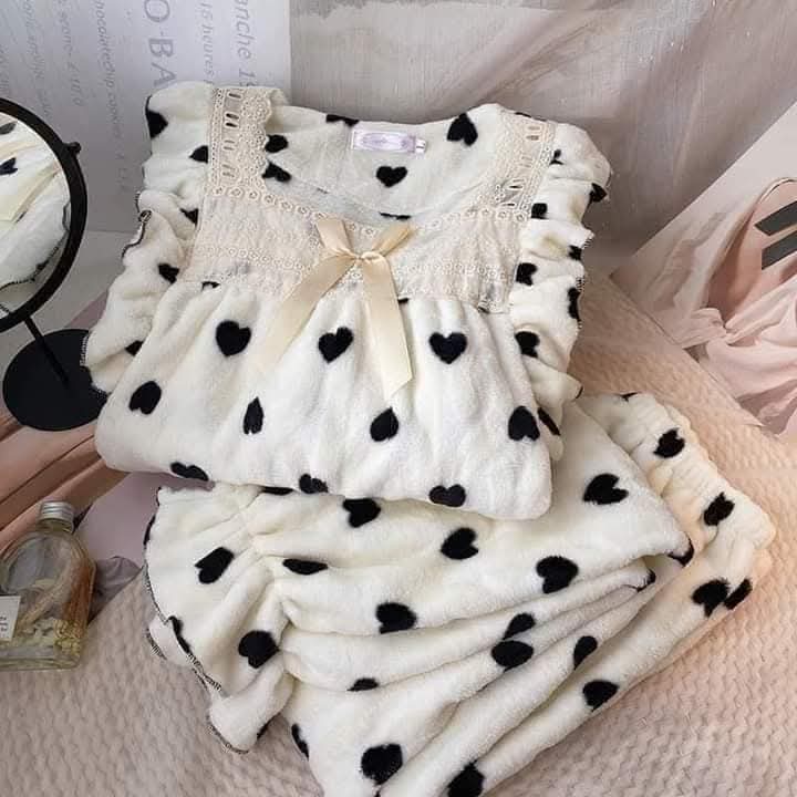 بيجامة قطيفة ناعمة