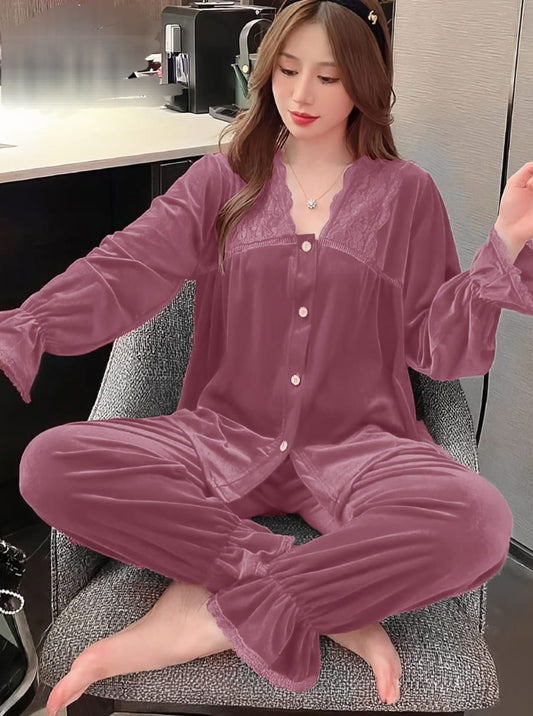 بيجامة قطيفة Simple