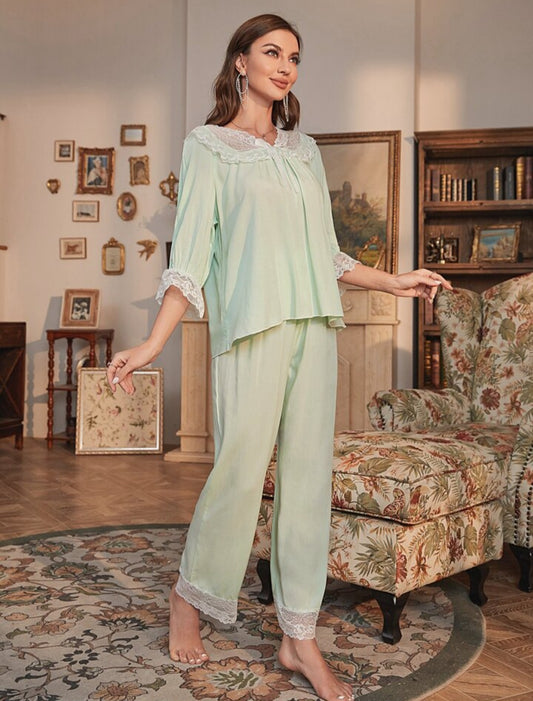 بيجامة layl